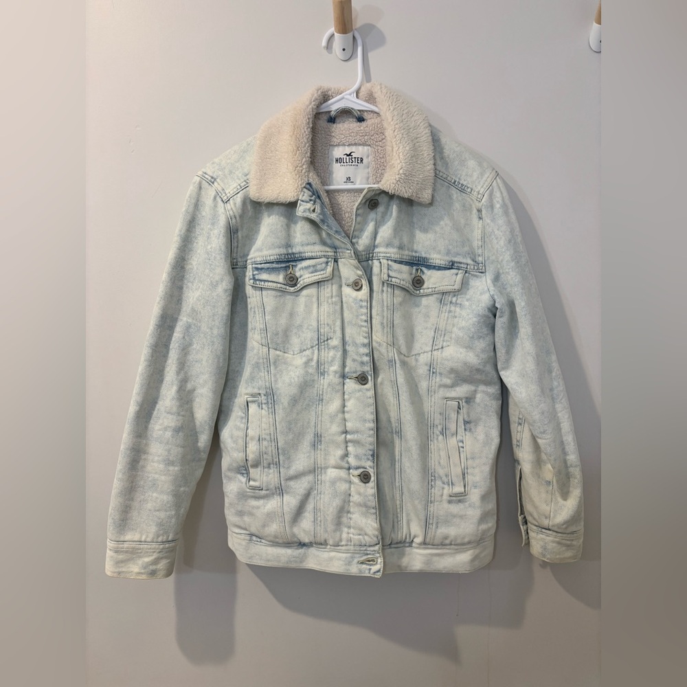 Hollister Women's Denim/ Sherpa jacket